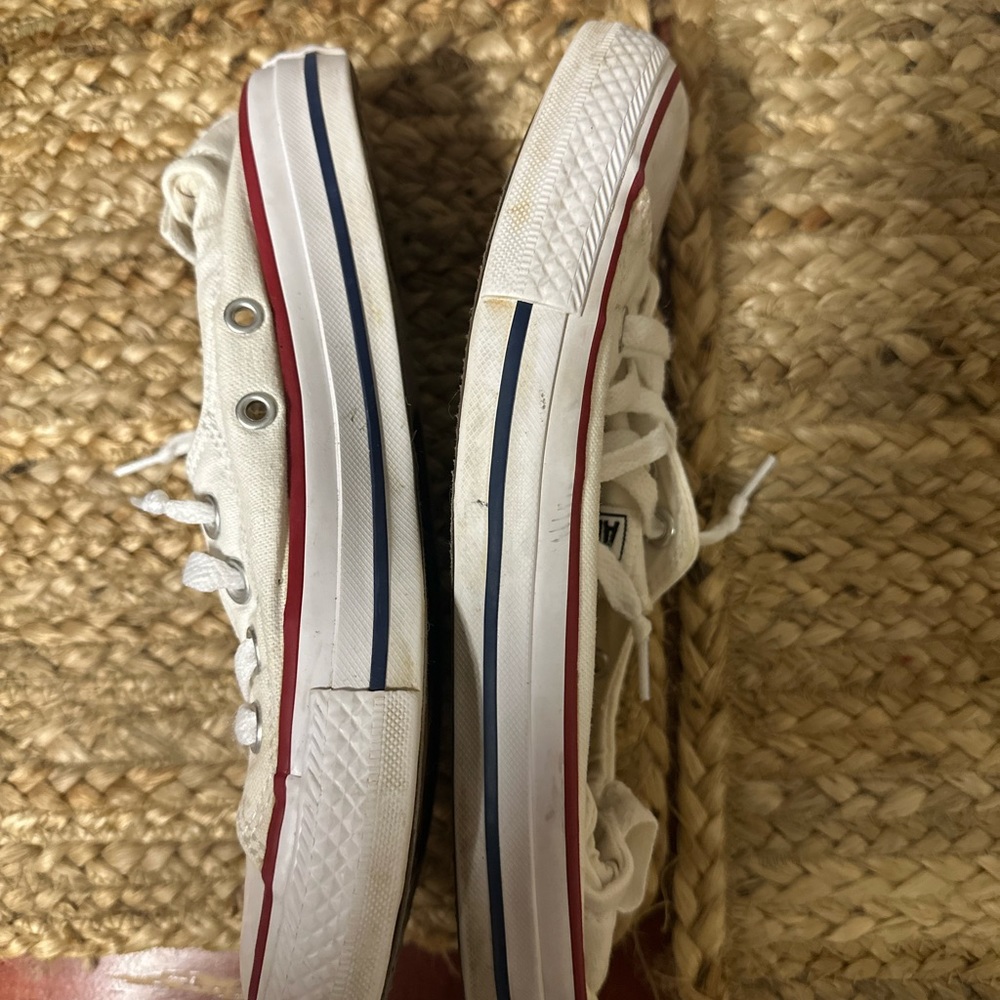 Women’s White Shoreline Cons, Size 7